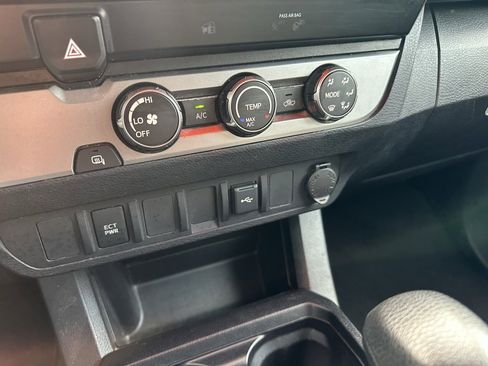 Used 2020 Toyota Tacoma SR w/ SR Convenience Package image 26
