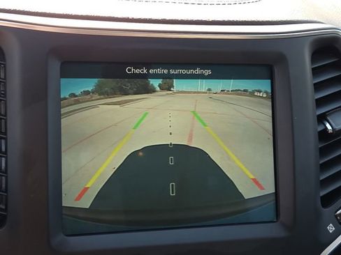 Used 2022 Jeep Cherokee Latitude Lux AWD/4WD image 21