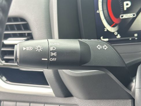 New 2025 Nissan Rogue SL image 14