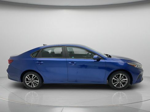 Used 2023 Kia Forte LXS FWD image 4