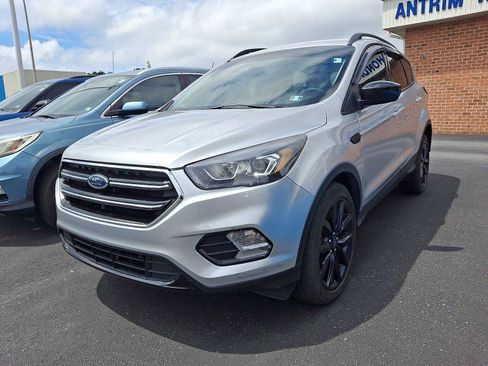Used 2018 Ford Escape SEL w/ SEL Sport Appearance Package AWD/4WD image 3