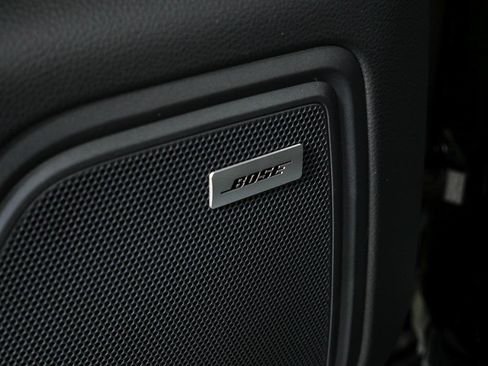 Used 2026 Porsche Macan AWD/4WD image 8