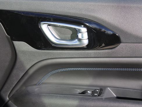 New 2026 Jeep Compass Limited image 19