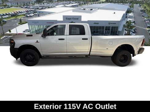 New 2026 RAM 3500 Tradesman AWD/4WD image 9