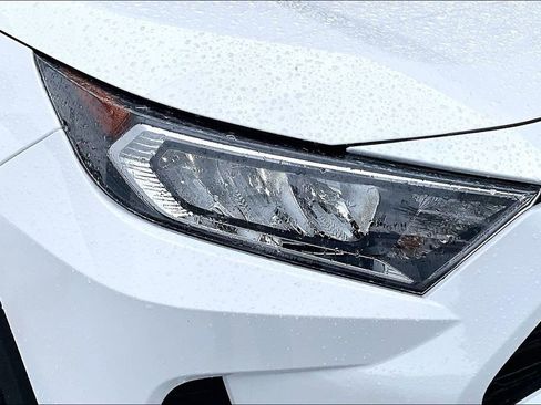 Certified 2021 Toyota RAV4 XLE FWD image 35