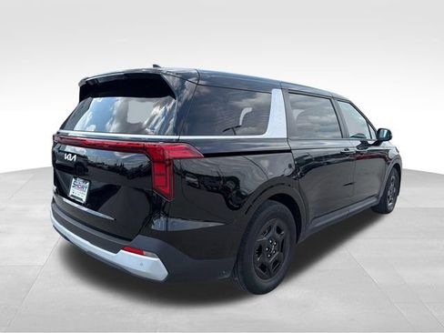 Used 2025 Kia Carnival FWD image 5