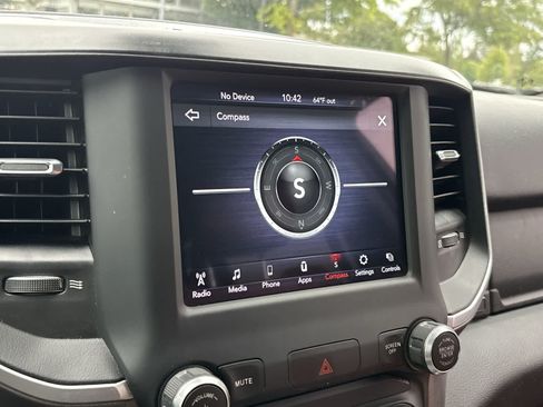 Used 2021 RAM 1500 Big Horn AWD/4WD image 14
