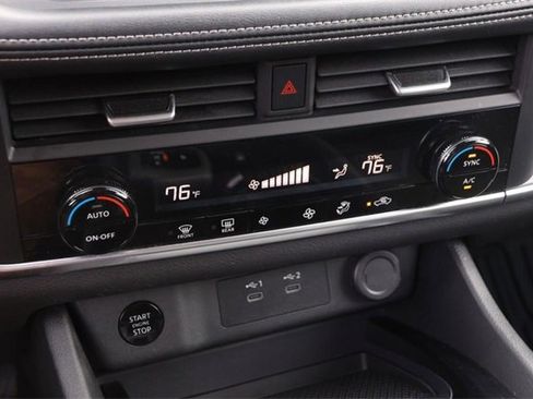 Certified 2024 Nissan Rogue SV image 18