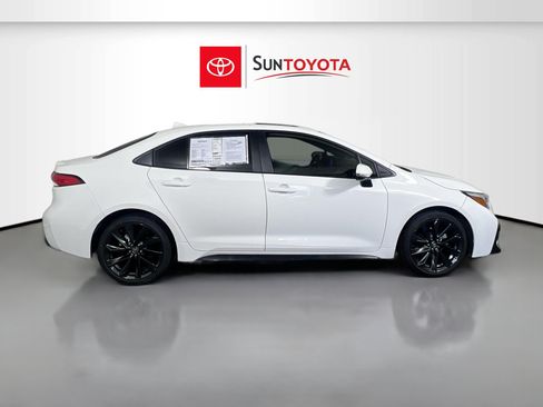 Used 2024 Toyota Corolla SE w/ SE Premium Package FWD image 2