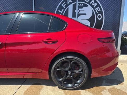 Used 2023 Alfa Romeo Giulia Veloce AWD/4WD image 14