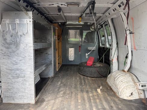 Used 2013 Chevrolet Express 1500 RWD image 14