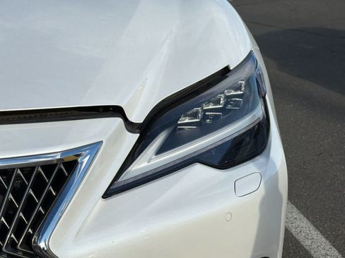 Used 2024 Lexus LS 500 AWD w/ Interior Upgrade Package image 10