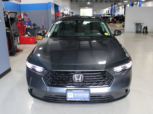 Used 2023 Honda Accord EX image 2
