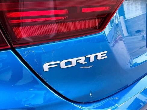 Used 2023 Kia Forte GT-Line w/ GT-Line Premium Package FWD image 31