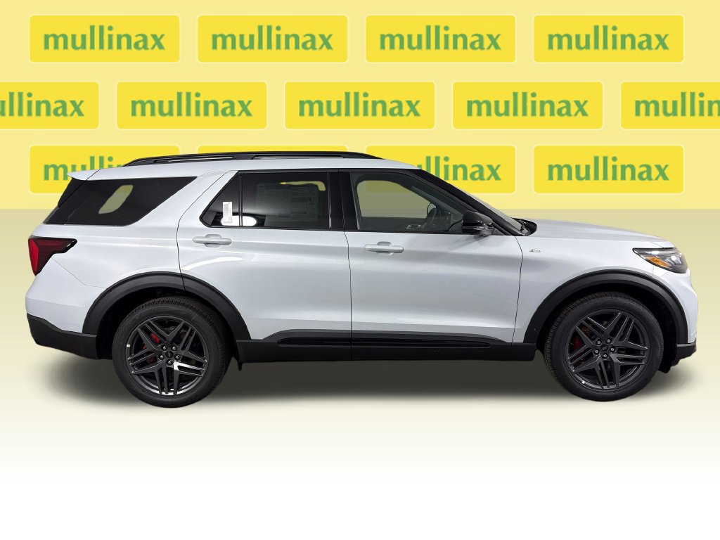 New 2026 Ford Explorer ST-Line w/ ST-Line Street Pack RWD image 2