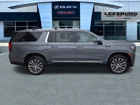Used 2021 GMC Yukon XL Denali w/ Denali Premium Package image 8