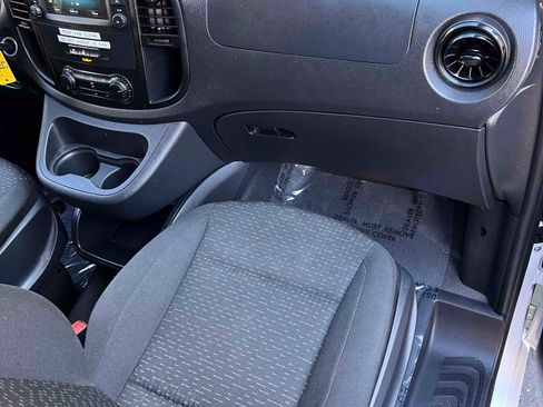 Used 2022 Mercedes-Benz Metris image 28