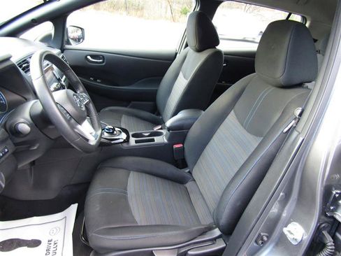 Used 2022 Nissan Leaf SV image 11