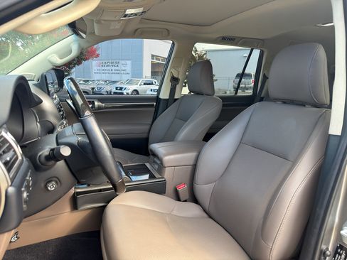 Used 2022 Lexus GX 460 Premium w/ Premium Plus Package AWD/4WD image 11
