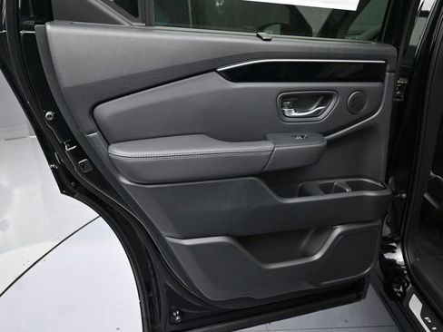 New 2025 Honda Pilot EX-L image 25