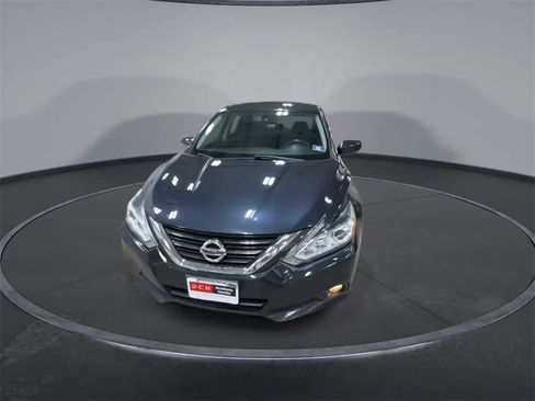 Used 2017 Nissan Altima 2.5 SV image 3