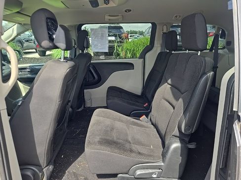 Used 2017 Dodge Grand Caravan SE w/ Power Window Group FWD image 9