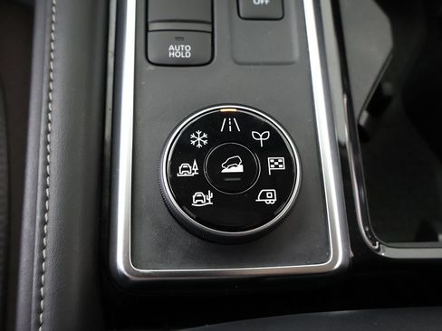 Used 2023 Nissan Pathfinder SL w/ Black Appearance Package AWD/4WD image 56