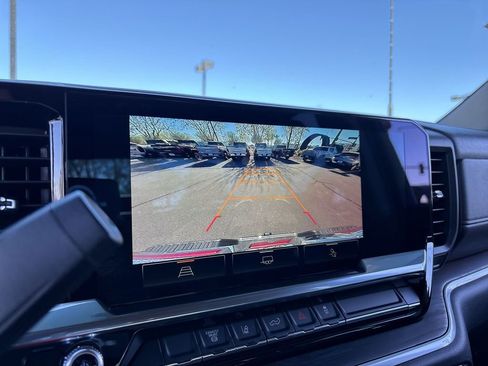 Used 2024 GMC Sierra 2500 SLT image 15