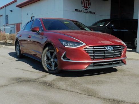 Used 2023 Hyundai Sonata SE image 2