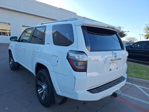 Used 2014 Toyota 4Runner SR5 image 4