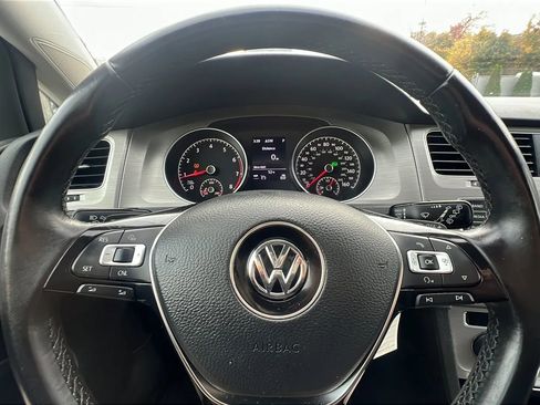 Used 2017 Volkswagen Golf S image 14