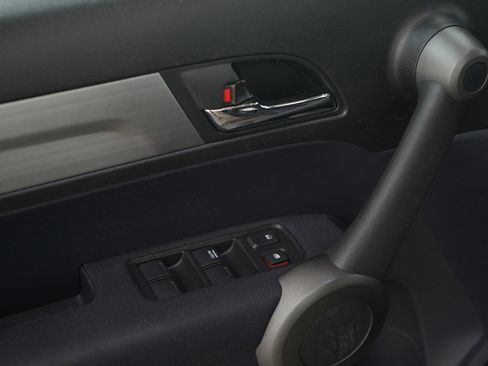 Used 2010 Honda CR-V LX image 21