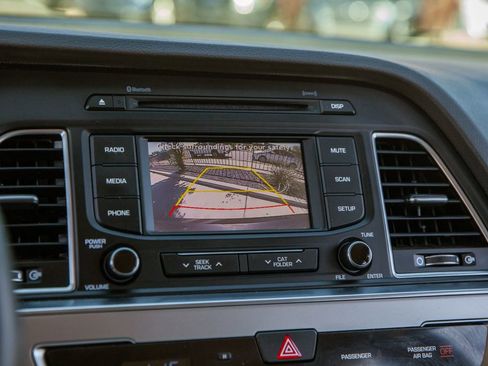 Used 2015 Hyundai Sonata Sport w/ Option Group 03 FWD image 16