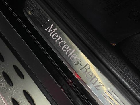 Used 2019 Mercedes-Benz GLC 300 4MATIC w/ AMG Line image 15