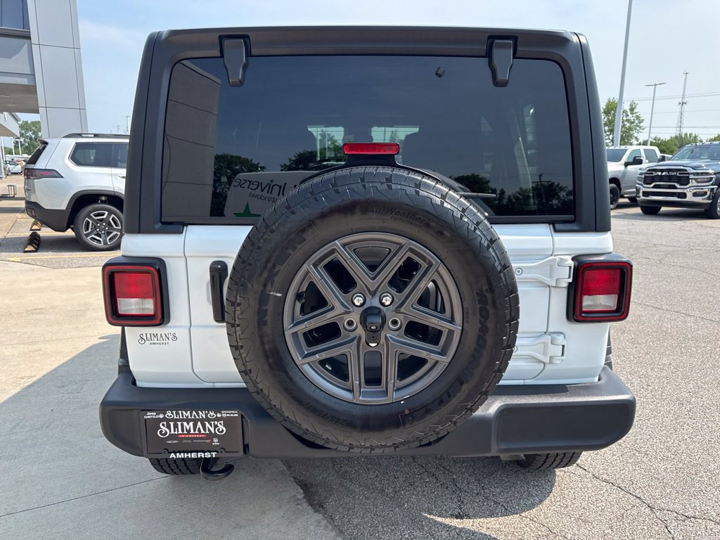 Used 2024 Jeep Wrangler Unlimited Sport AWD/4WD image 8