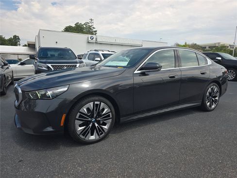 Used 2026 BMW 530i RWD image 6
