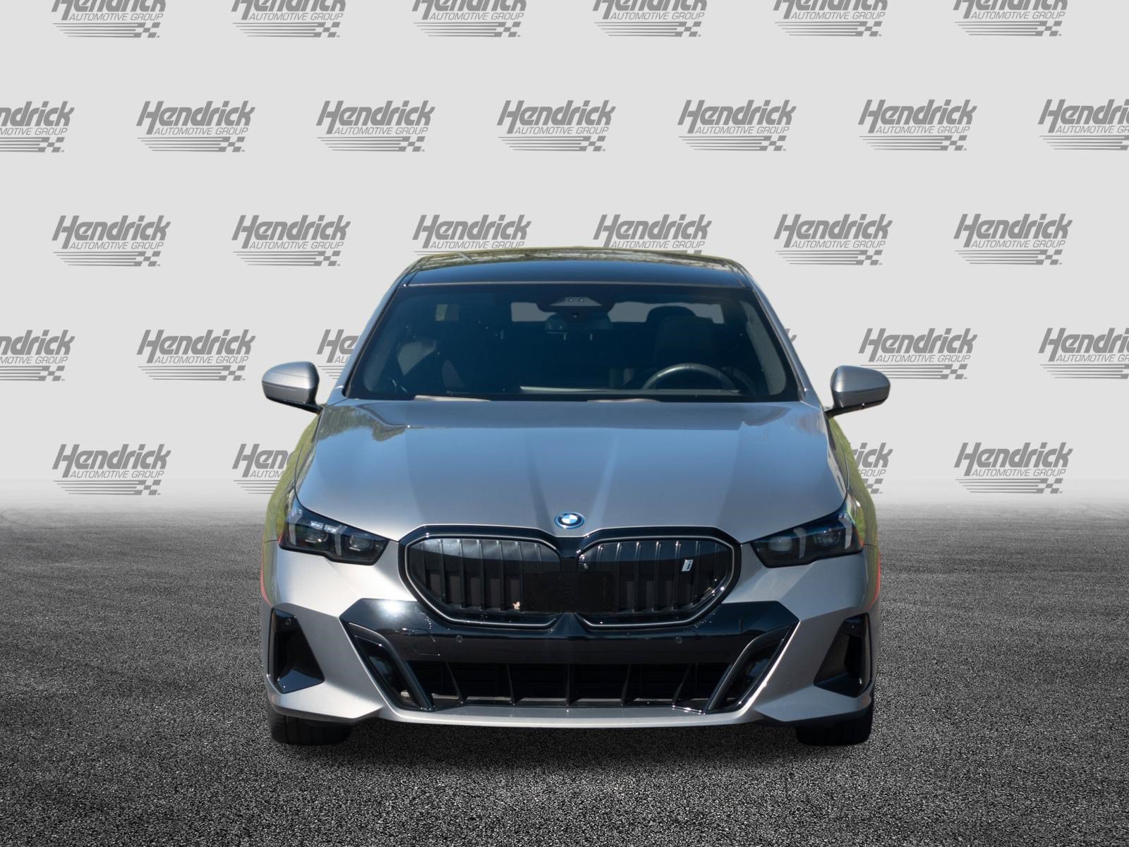 Certified 2024 BMW i5 eDrive40i w/ Executive Package RWD image 2