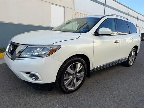 Used 2015 Nissan Pathfinder Platinum AWD/4WD image 3