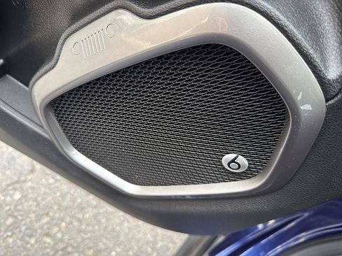 Used 2019 Jeep Renegade Limited w/ UConnect 8.4 Nav Group image 36