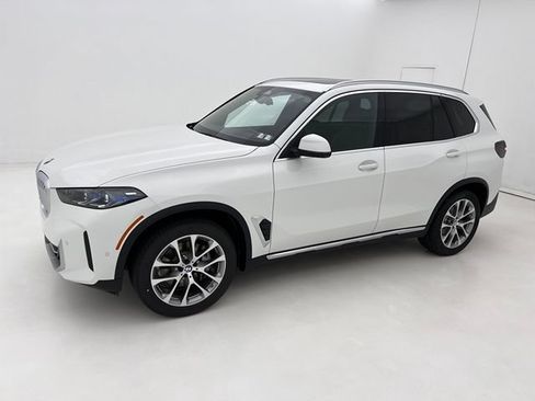 Used 2026 BMW X5 xDrive40i w/ Climate Comfort Package AWD/4WD image 2