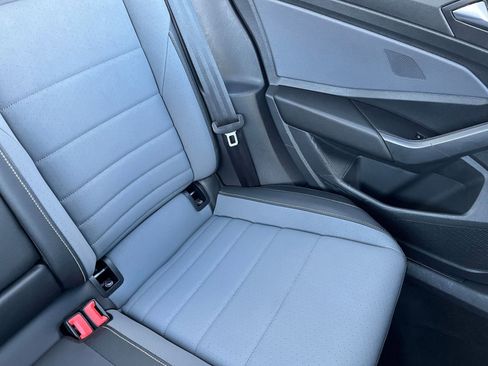 Used 2025 Volkswagen Jetta SE image 37
