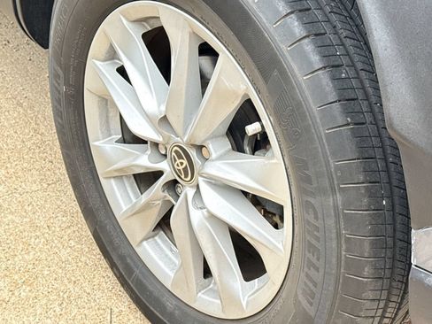 Used 2022 Toyota Corolla Cross LE FWD image 8