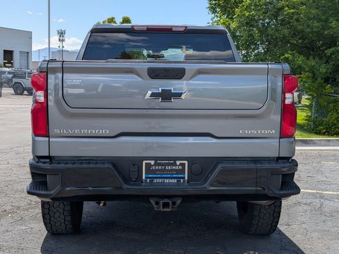Used 2022 Chevrolet Silverado 1500 Custom Trail Boss w/ Safety Confidence Package AWD/4WD image 4