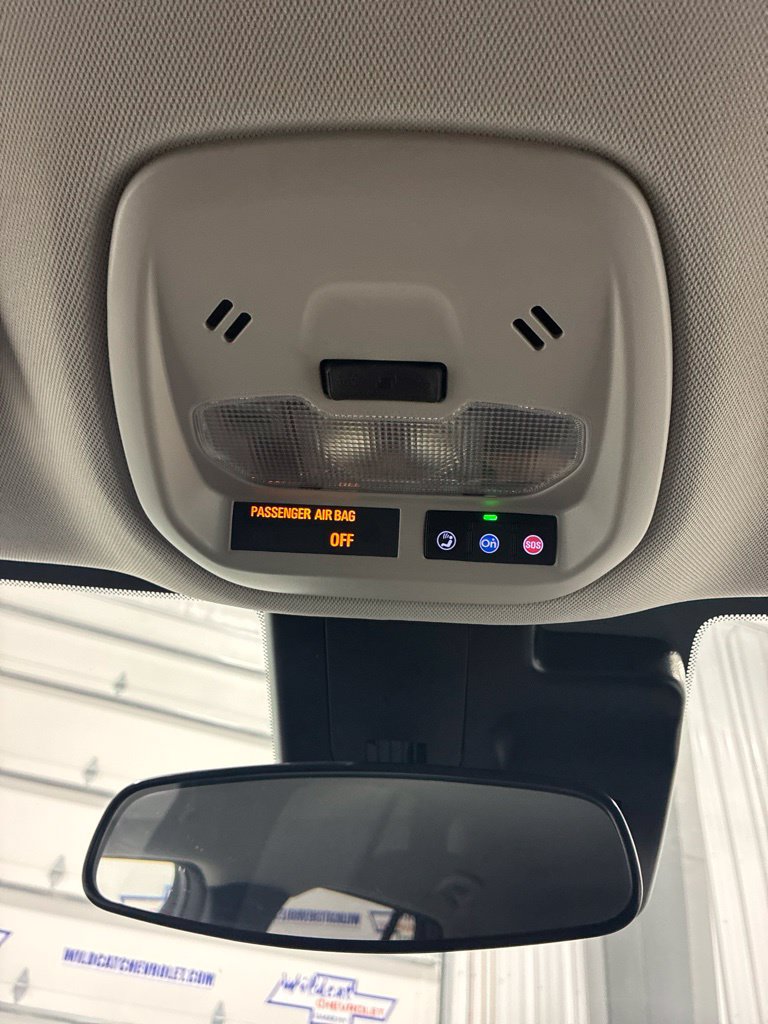 Used 2025 Chevrolet Trax LT FWD image 28