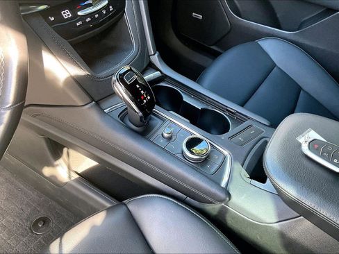 Used 2024 Cadillac XT6 Luxury image 17