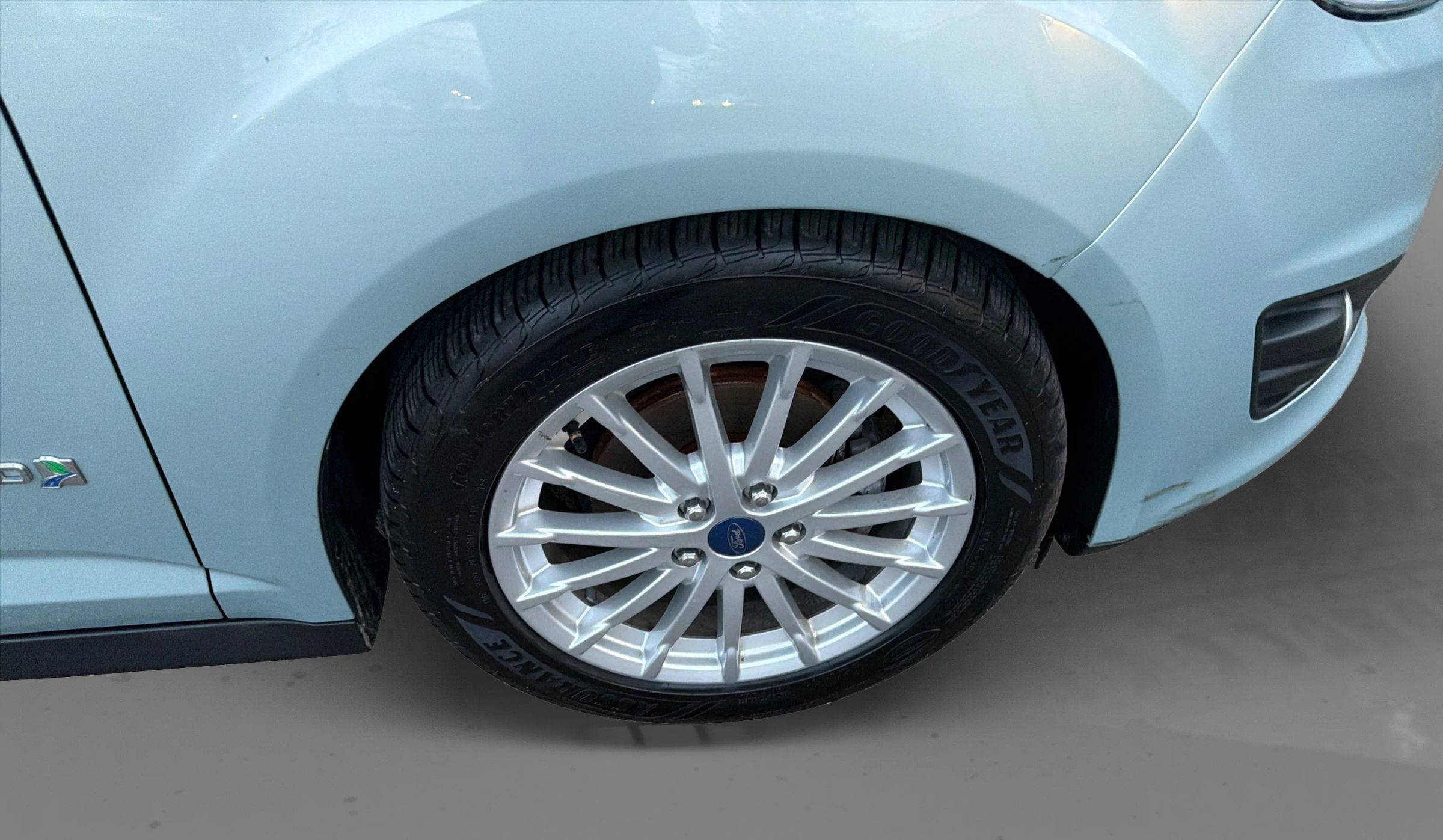 Used 2013 Ford C-MAX SEL FWD image 25