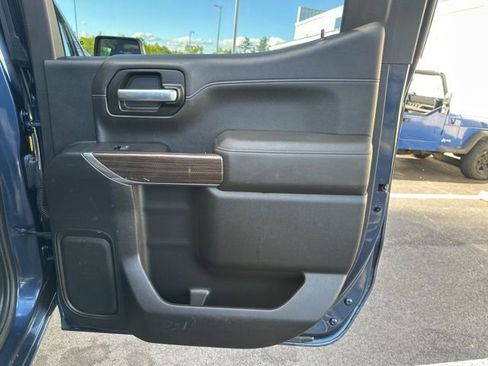 Used 2021 Chevrolet Silverado 1500 LT Trail Boss AWD/4WD image 13