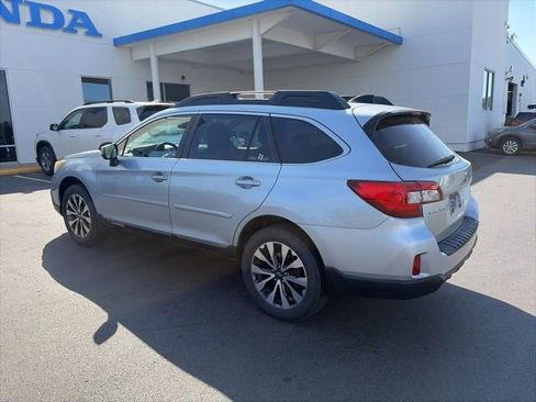 Used 2016 Subaru Outback 3.6R Limited image 3