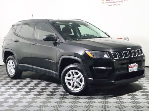 Used 2017 Jeep Compass Sport AWD/4WD image 2