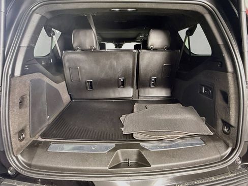 Used 2024 Cadillac Escalade ESV Premium Luxury Platinum AWD/4WD image 29